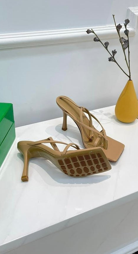 B O T T E G ARCO TOTE BAG X Heels