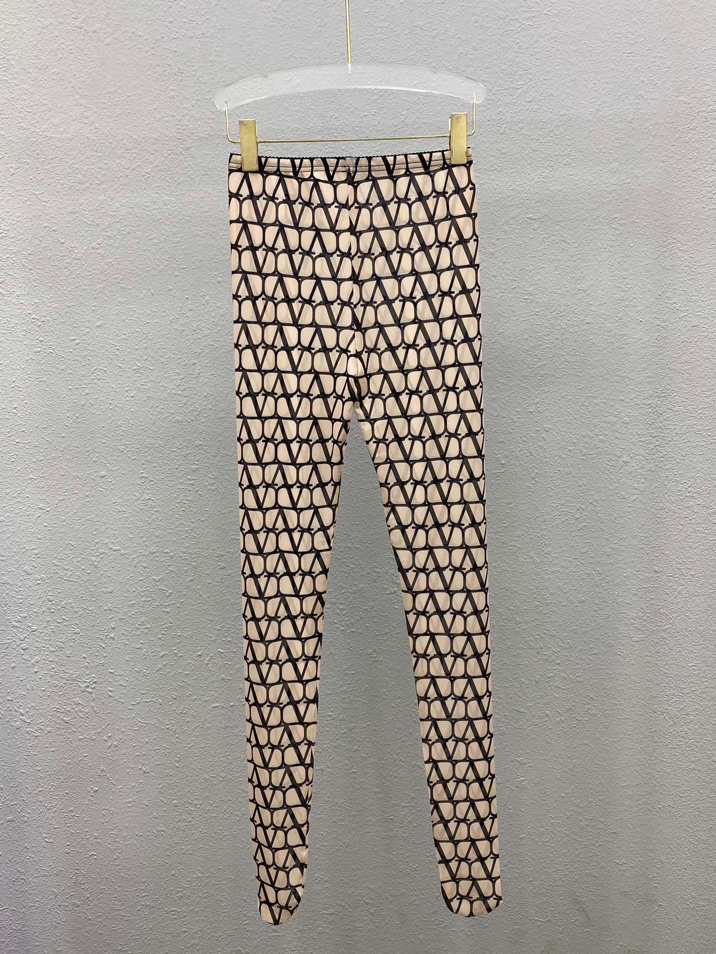 V A L E N Fits