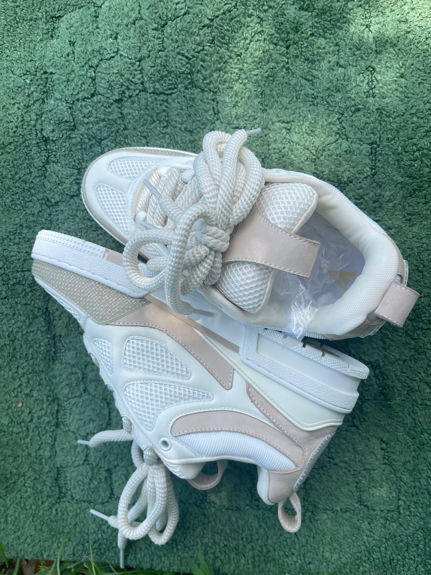 L V Sneakers