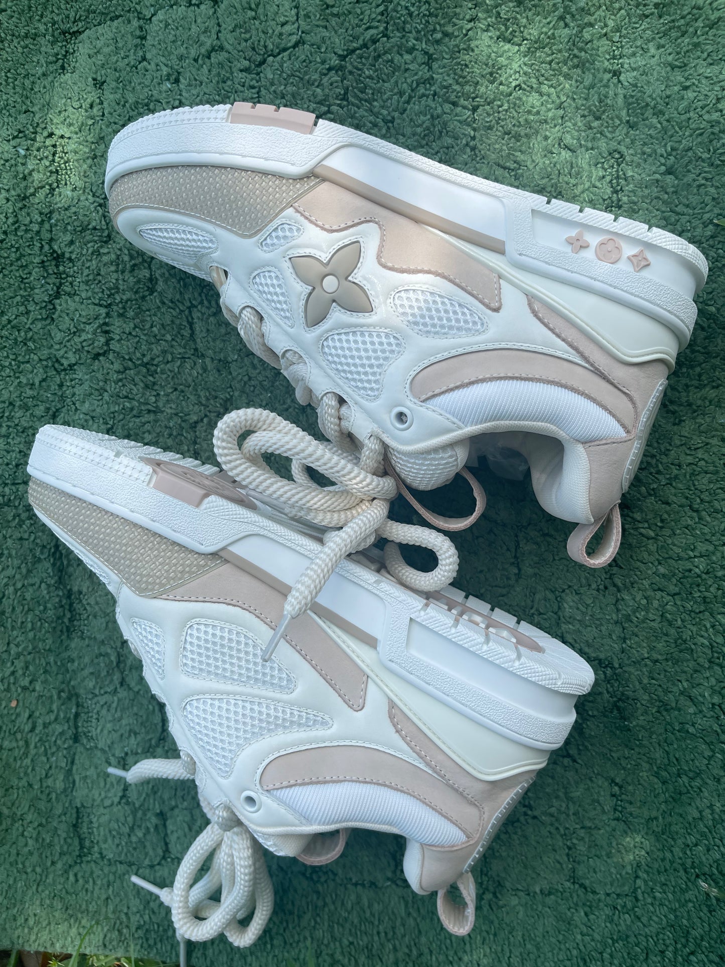 L V Sneakers