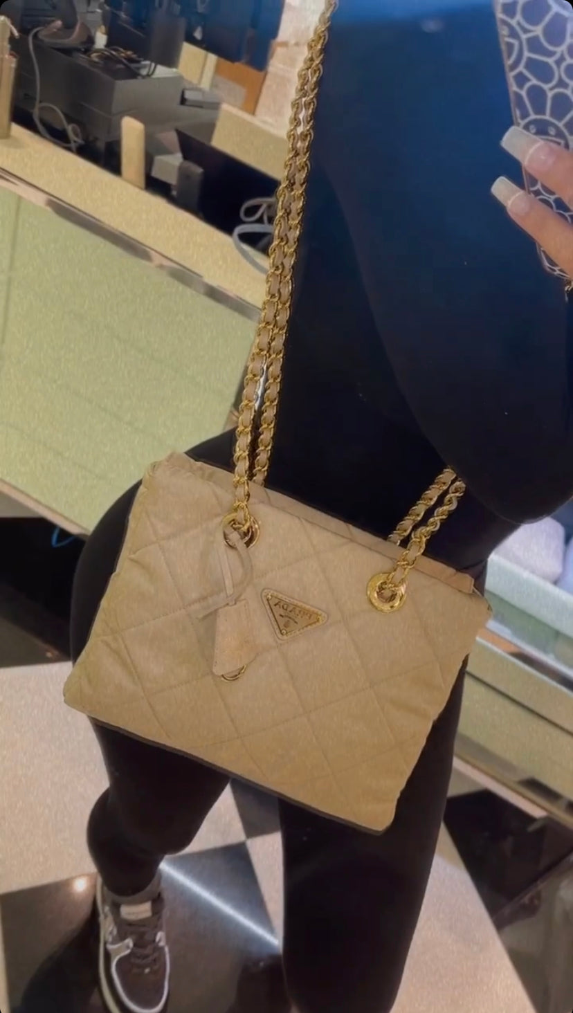 P R A D Bag